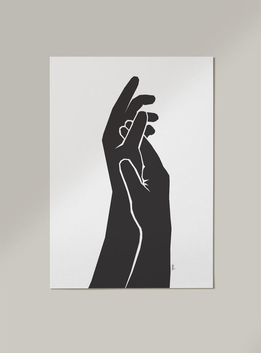 Poster og kunstplakater med tegnning av hender i øm berøring